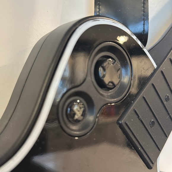 Guitar Hero play station controller removable cover - Picture 4 of 11